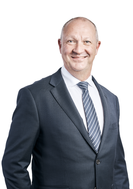 DENNIS WAWRA 
Associate
